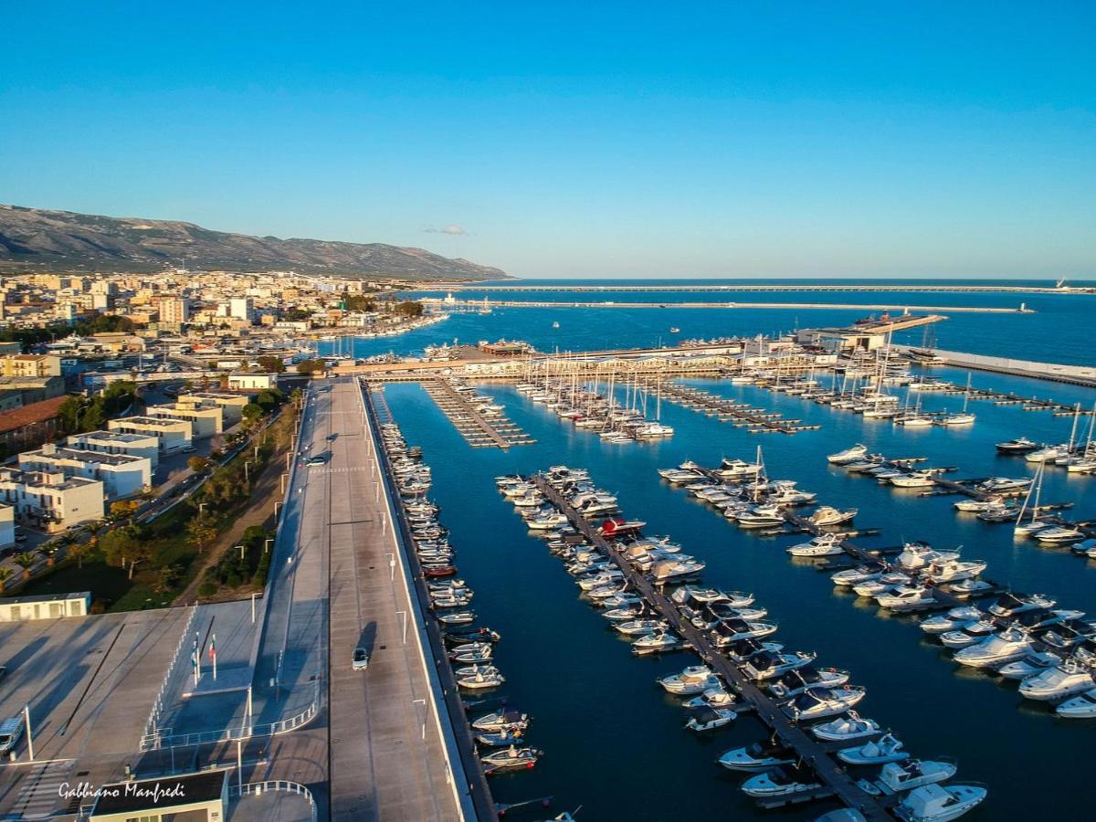 Marina Del Gargano Houseboat Ξενοδοχείο Manfredonia Εξωτερικό φωτογραφία