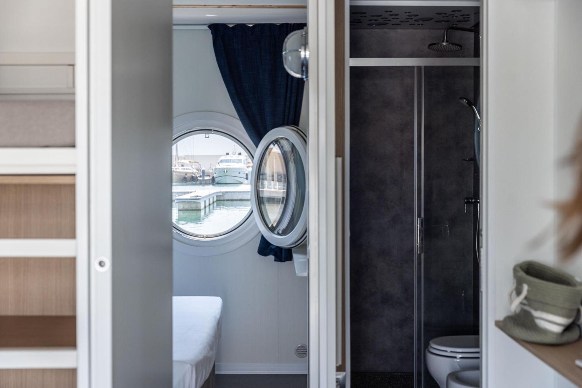 Marina Del Gargano Houseboat Ξενοδοχείο Manfredonia Εξωτερικό φωτογραφία