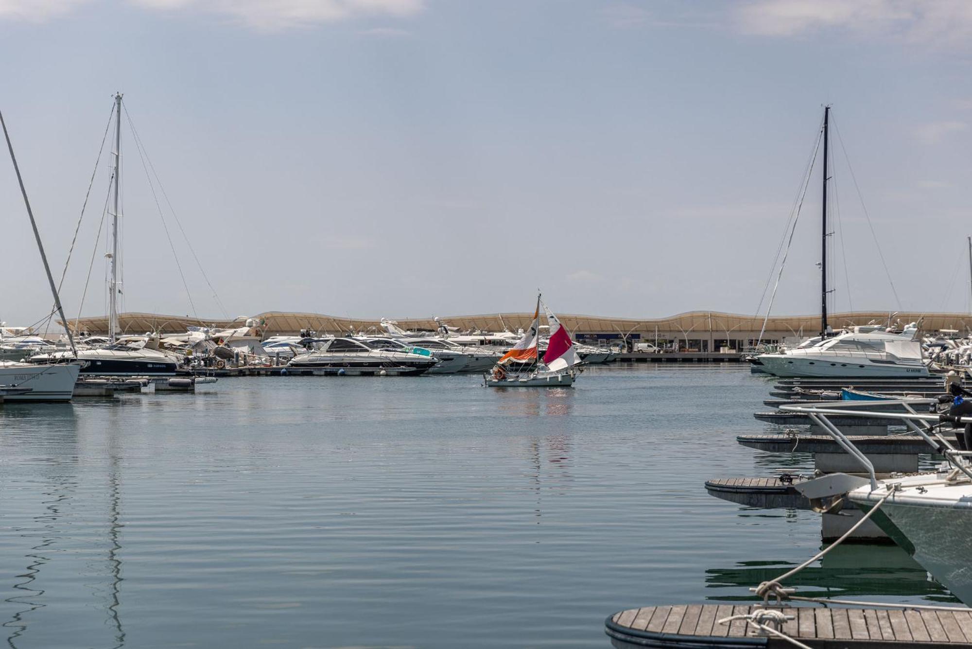 Marina Del Gargano Houseboat Ξενοδοχείο Manfredonia Εξωτερικό φωτογραφία