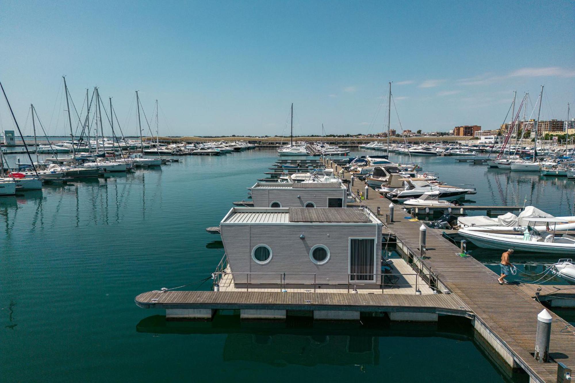 Marina Del Gargano Houseboat Ξενοδοχείο Manfredonia Εξωτερικό φωτογραφία