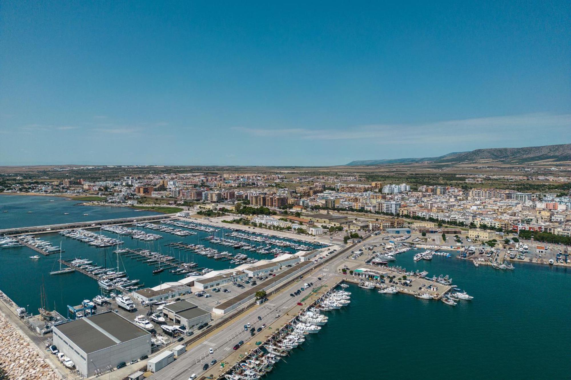 Marina Del Gargano Houseboat Ξενοδοχείο Manfredonia Εξωτερικό φωτογραφία