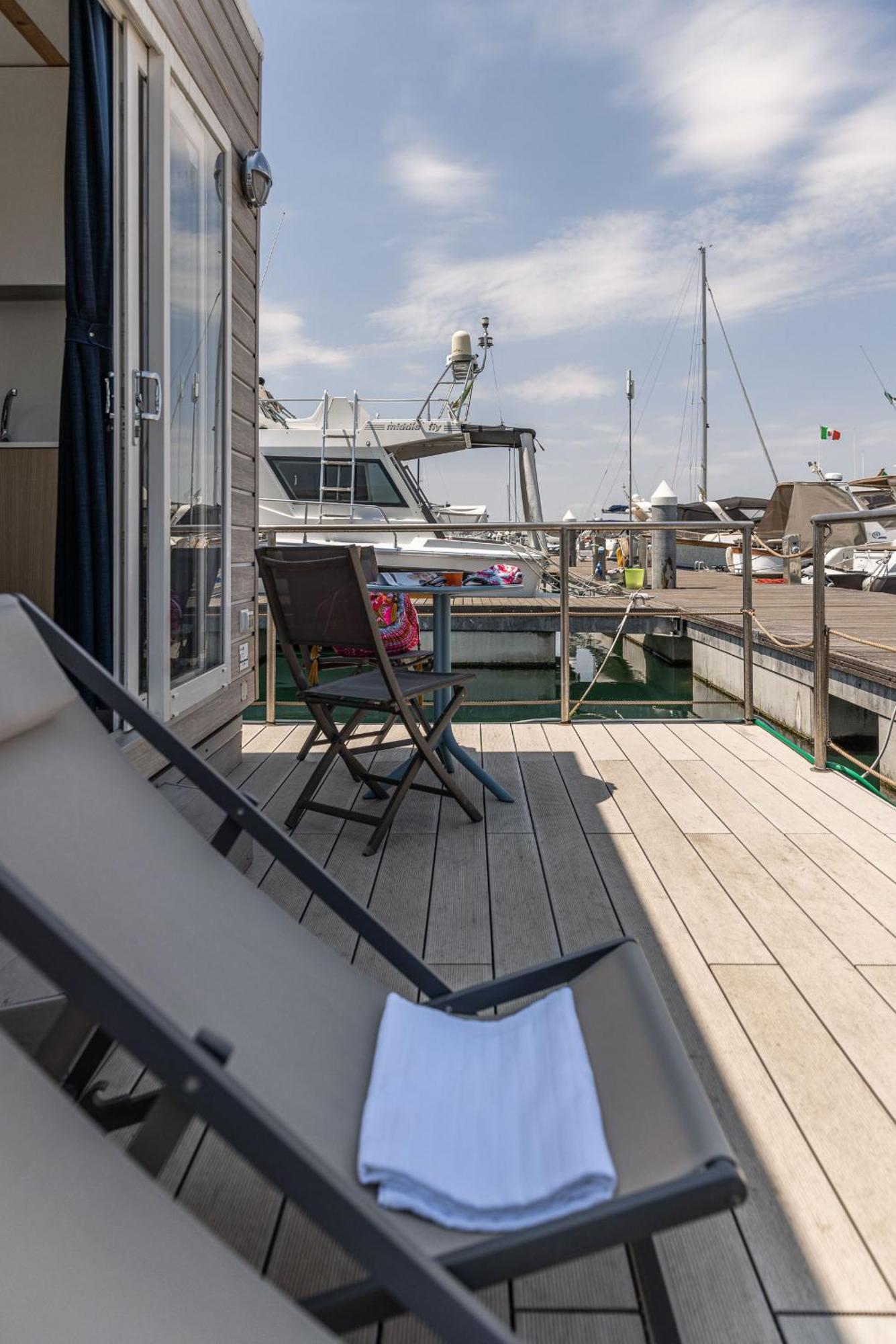 Marina Del Gargano Houseboat Ξενοδοχείο Manfredonia Εξωτερικό φωτογραφία