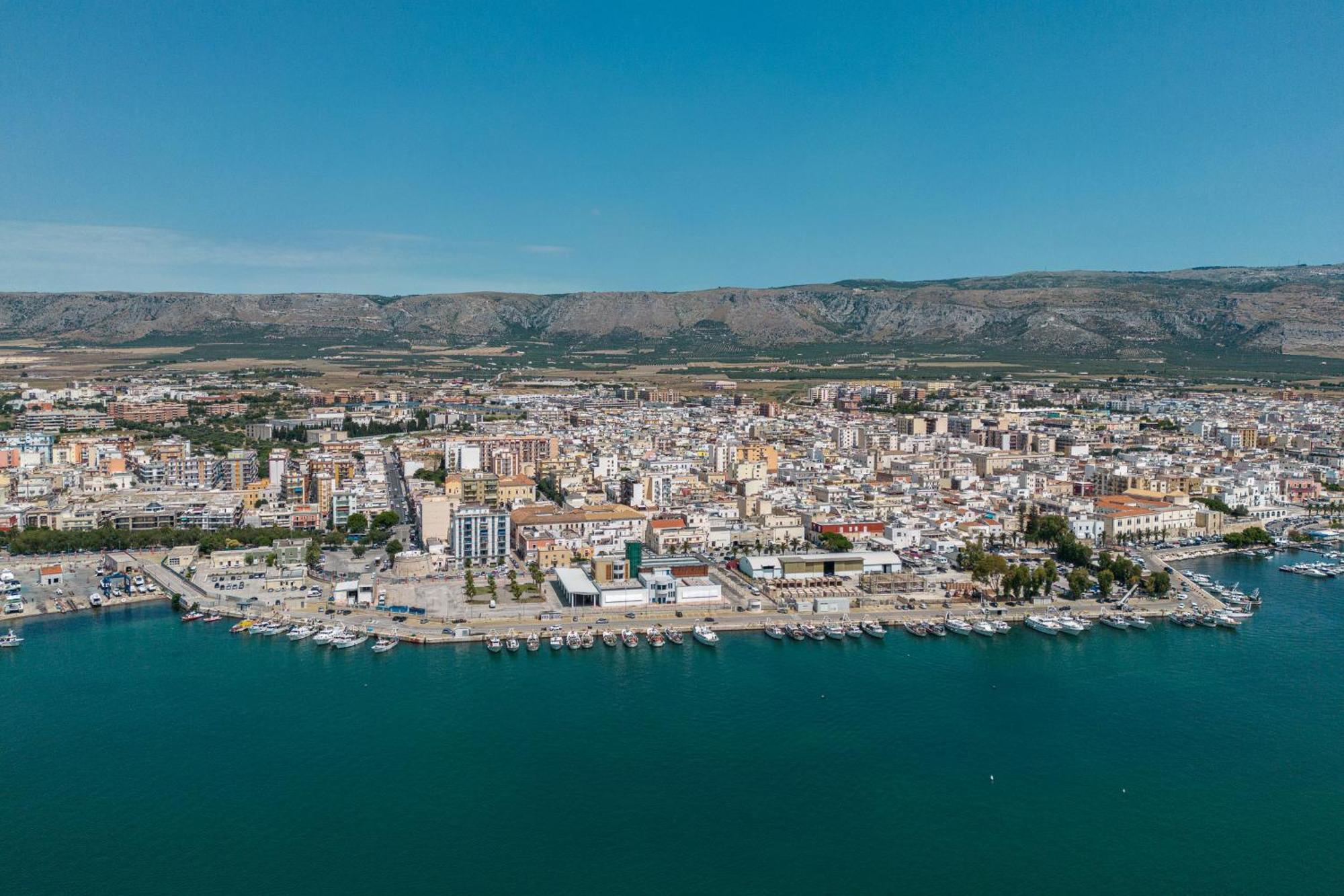 Marina Del Gargano Houseboat Ξενοδοχείο Manfredonia Εξωτερικό φωτογραφία